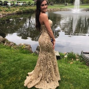 Ellie Wilde prom dress